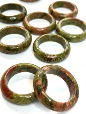 Unakit, Stone ring