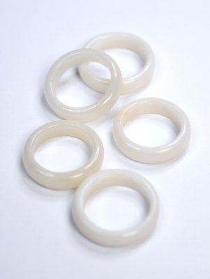 Jade, Vit Ring